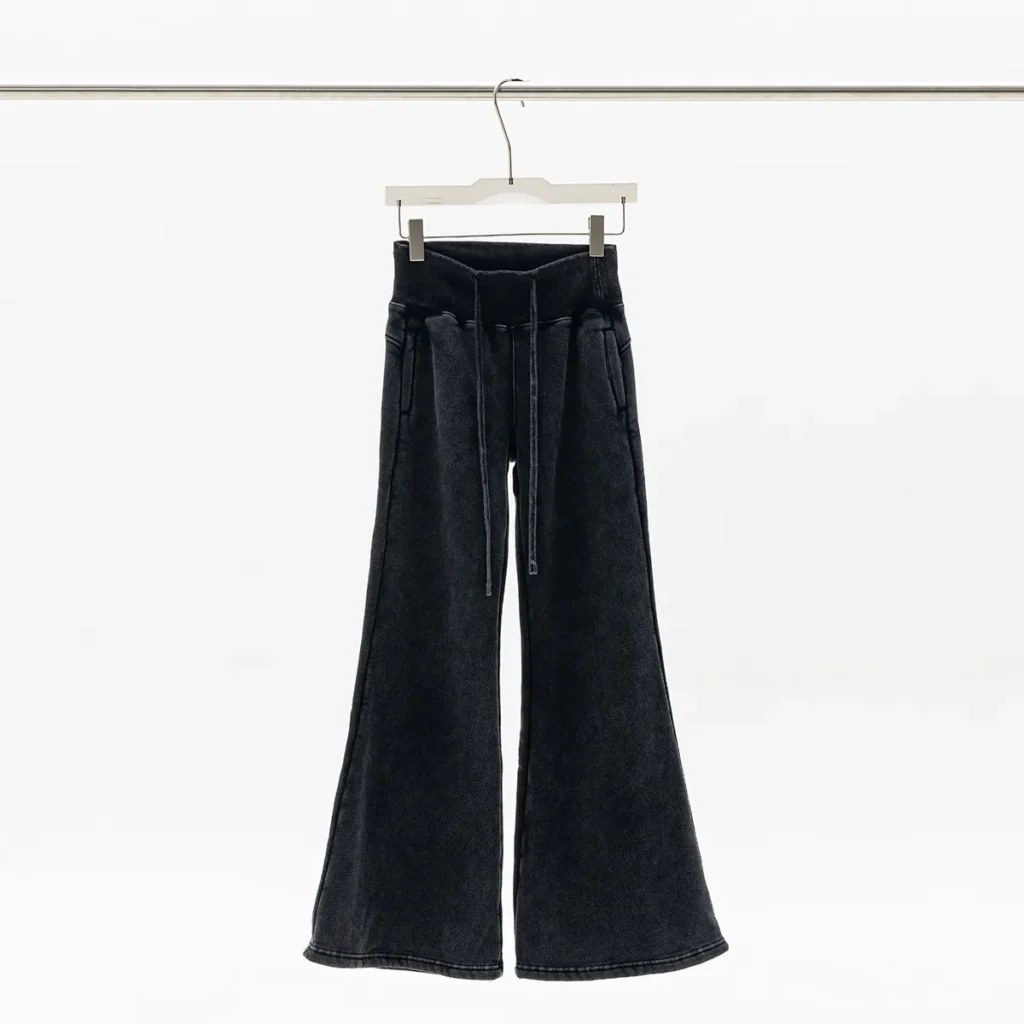 What is Sportswear in Fashion Yoga Flared Pants with Drawstring Sportswear Clothing Manufacturer