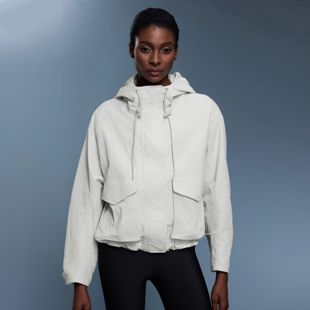 Light Outdoor Waterproof Women's Zip Up Athletic Jacket Personalised Gym Clothing Athleisure Manufacturers
