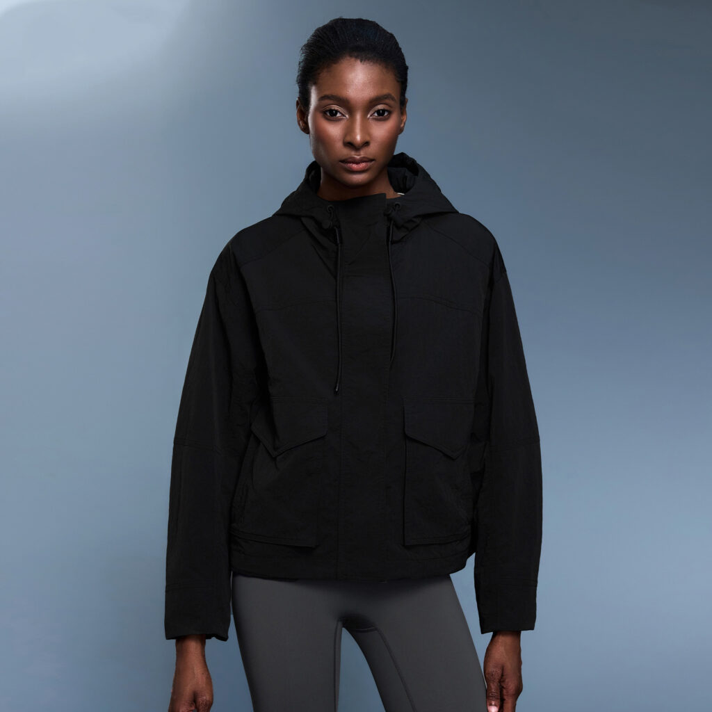 Light Outdoor Waterproof Women's Zip Up Athletic Jacket Personalised Gym Clothing Athleisure Manufacturers
